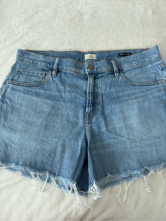 Faherty Pants - Faherty Women’s Blue Denim Cut Off Shorts Size 31 Waist E10